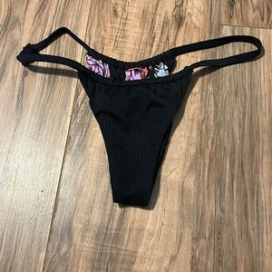 Adjustable thong bikini bottom